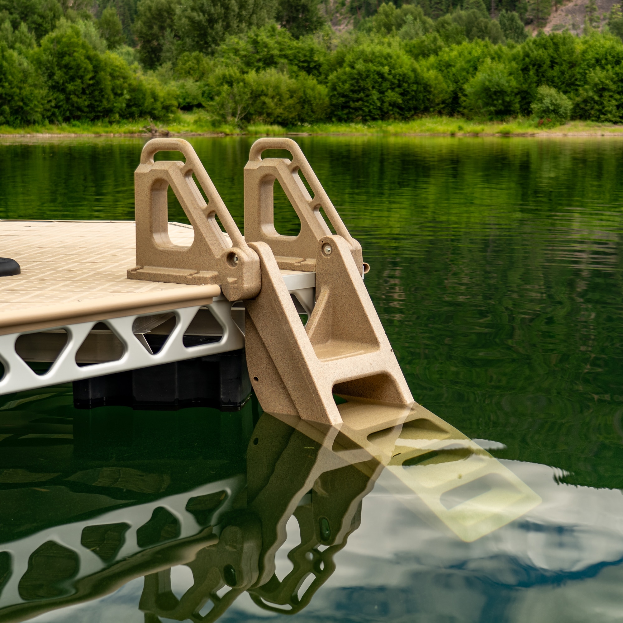 Retractable dock clearance stairs